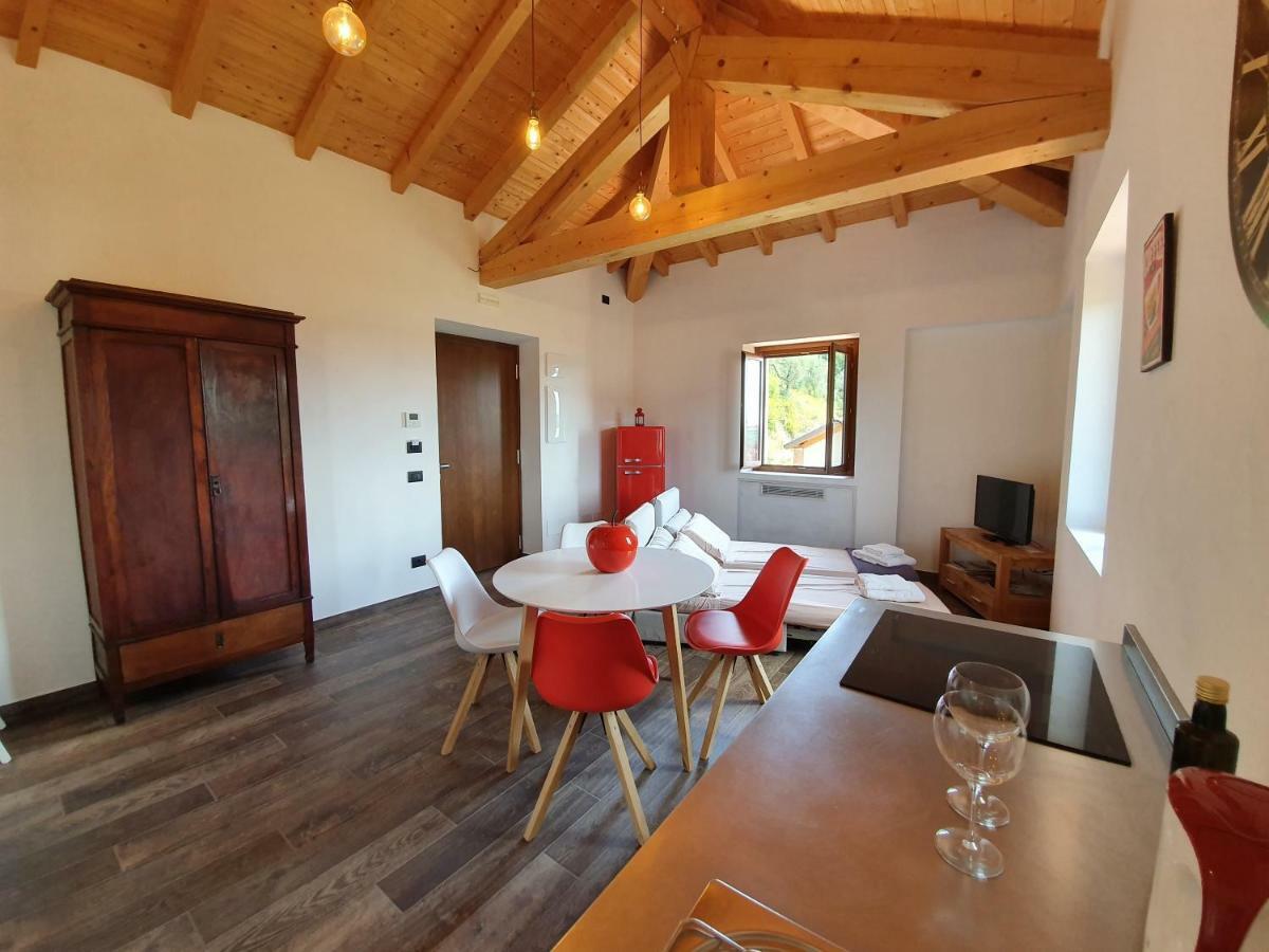 Agriturismo Podere Nigriano 萨罗 外观 照片