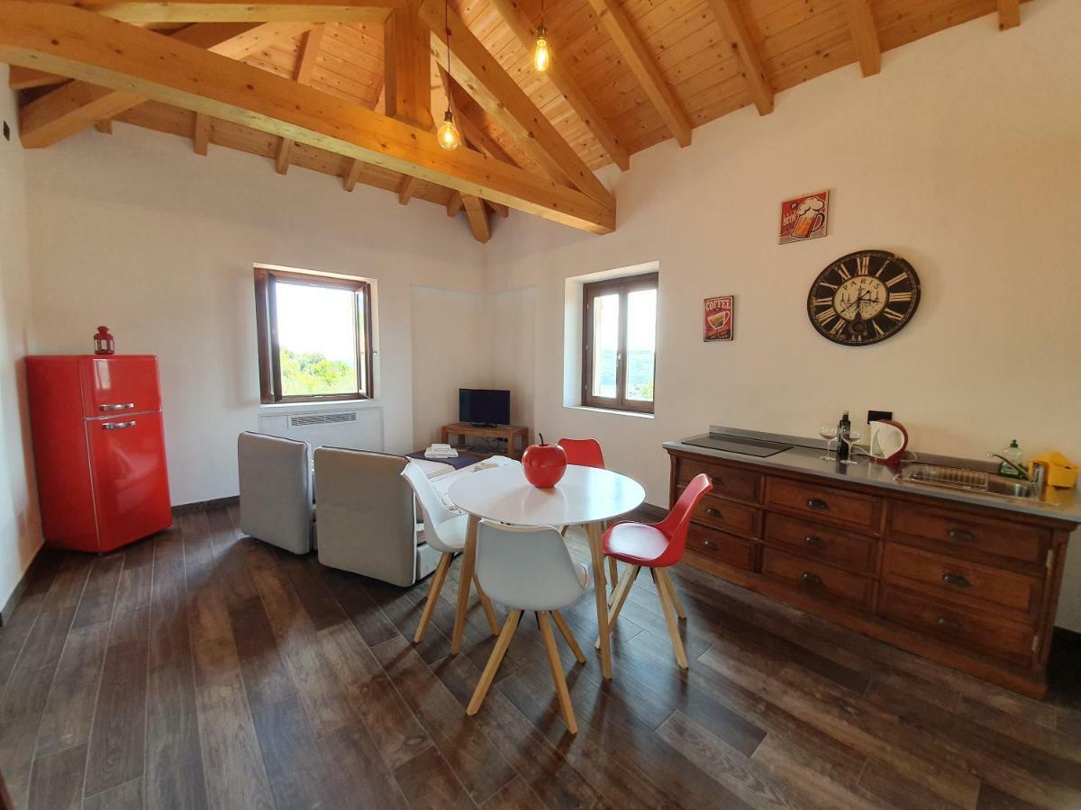 Agriturismo Podere Nigriano 萨罗 外观 照片