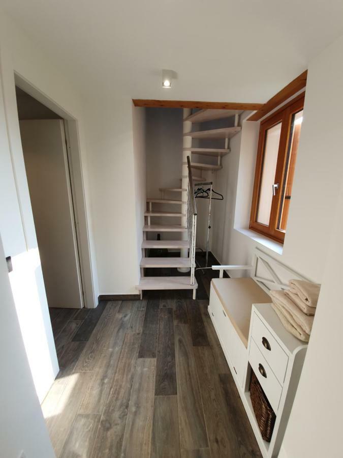 Agriturismo Podere Nigriano 萨罗 外观 照片