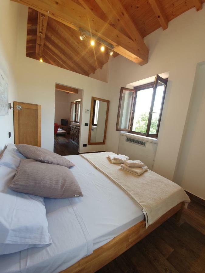 Agriturismo Podere Nigriano 萨罗 外观 照片